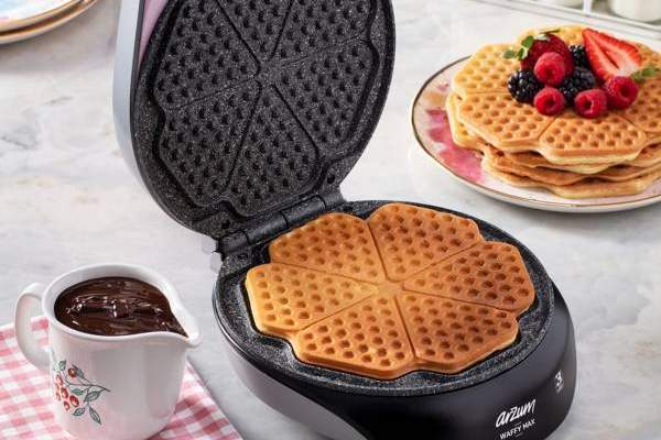 Arzum'un mutfaktaki şefi Waffy Max